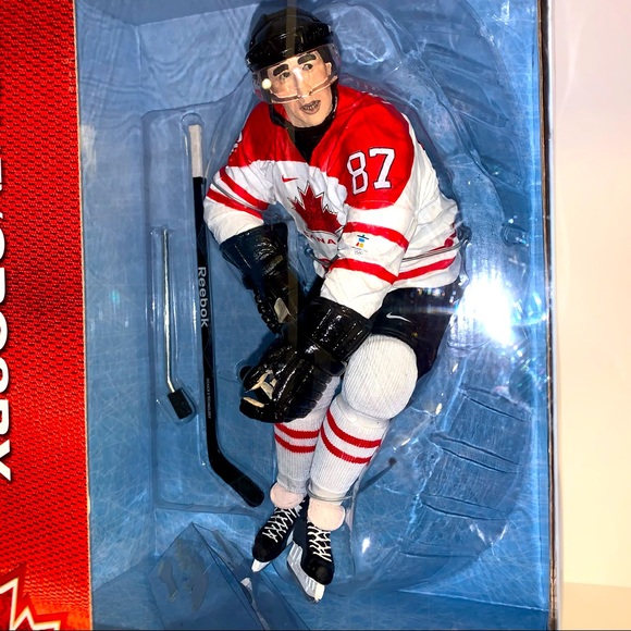 🇨🇦 Sidney Crosby 12'' Figure Vancouver 2010 Olympics - Picture 8 of 16